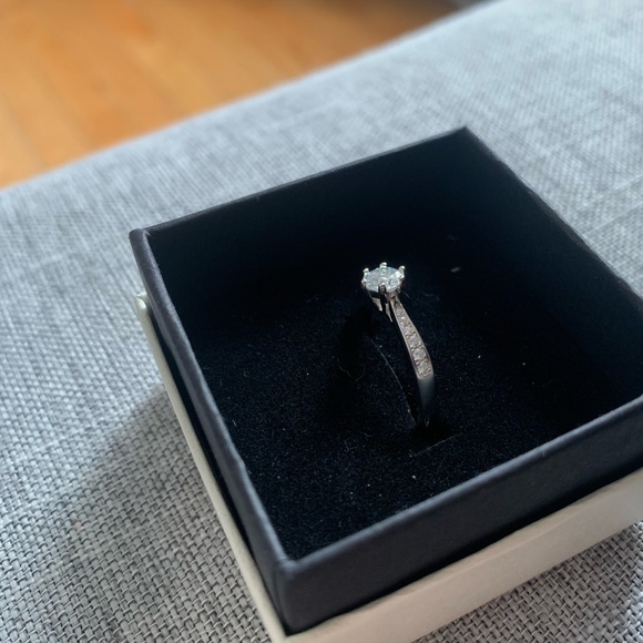 925 Sterling Silver Moissanite Women Ring 💍 - Picture 8 of 8